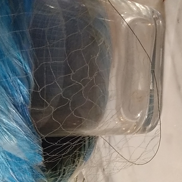 VINTAGE BLUE FEATHER HAT - Picture 3 of 4